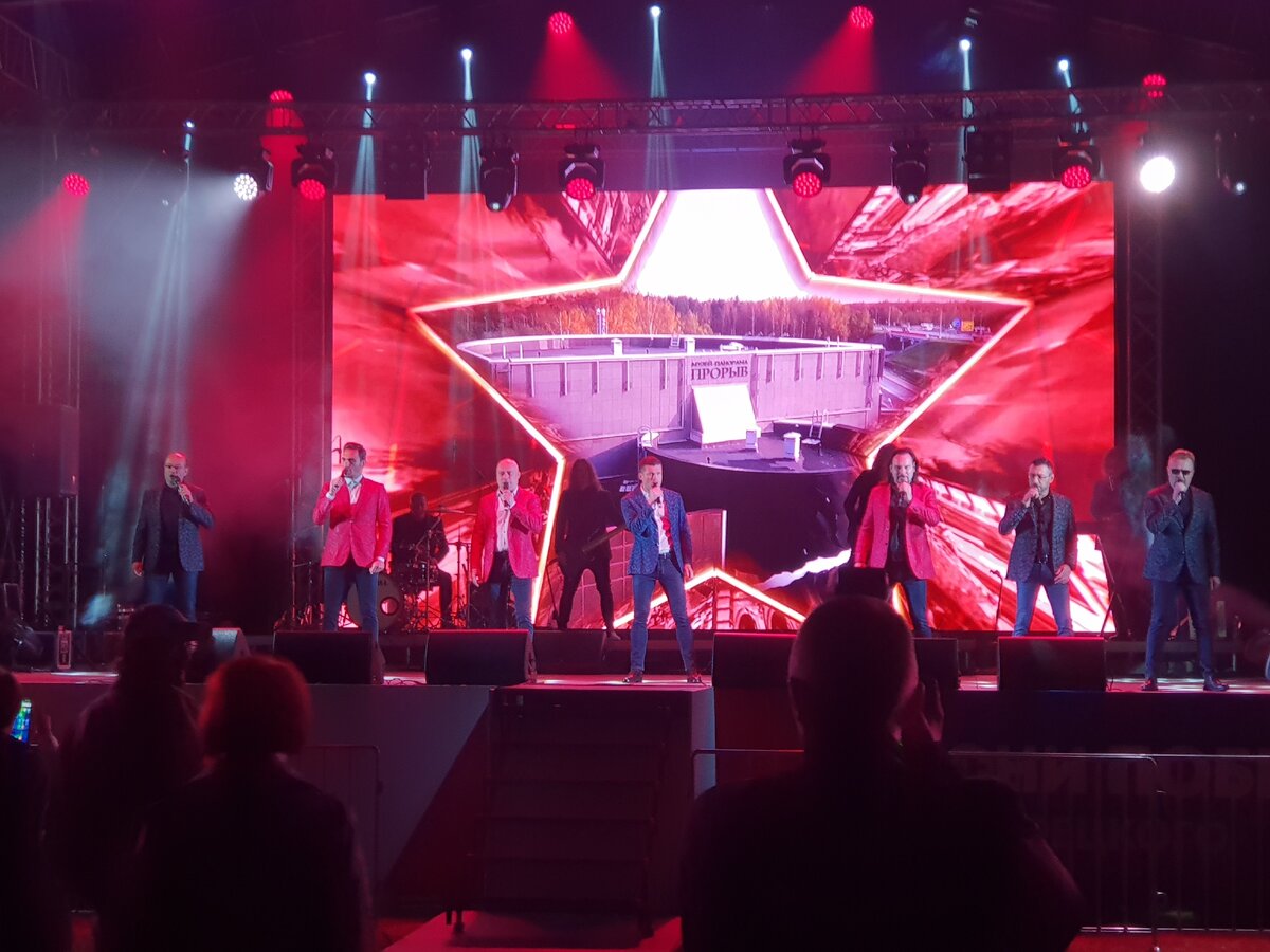 Как выступает на сцене знаменитый Хор Турецкого