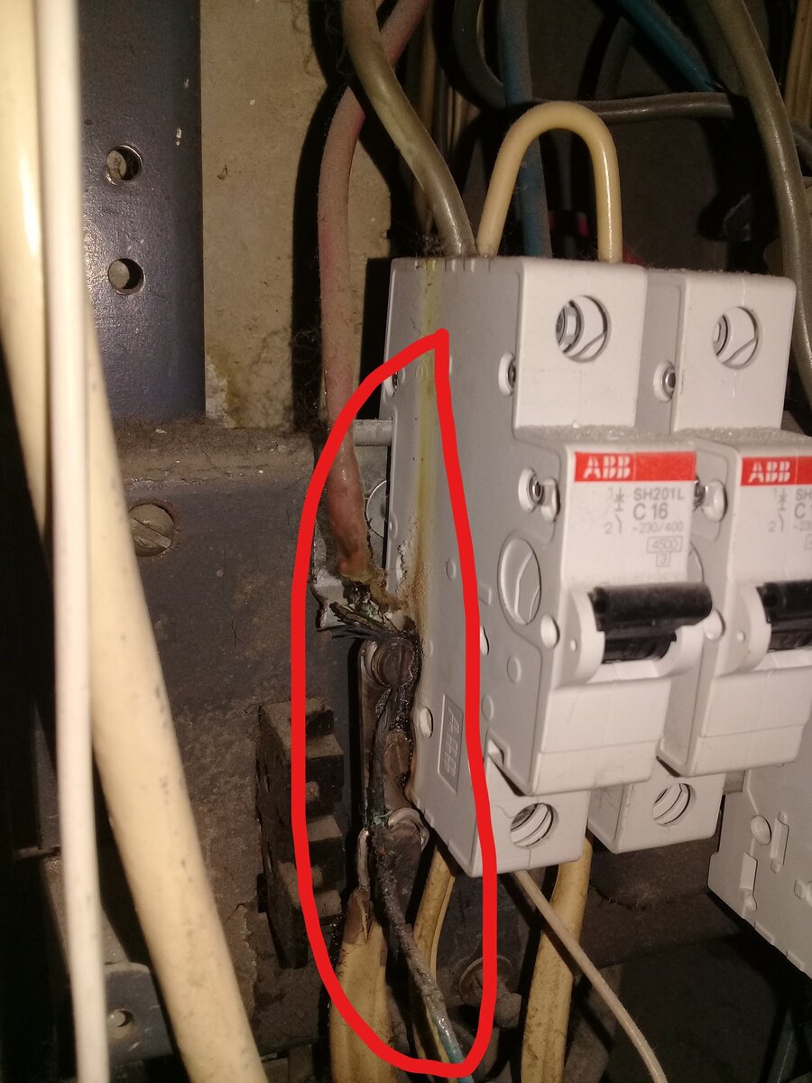 последствия "накинутых" проводов для подключения заветной розетки для роутера