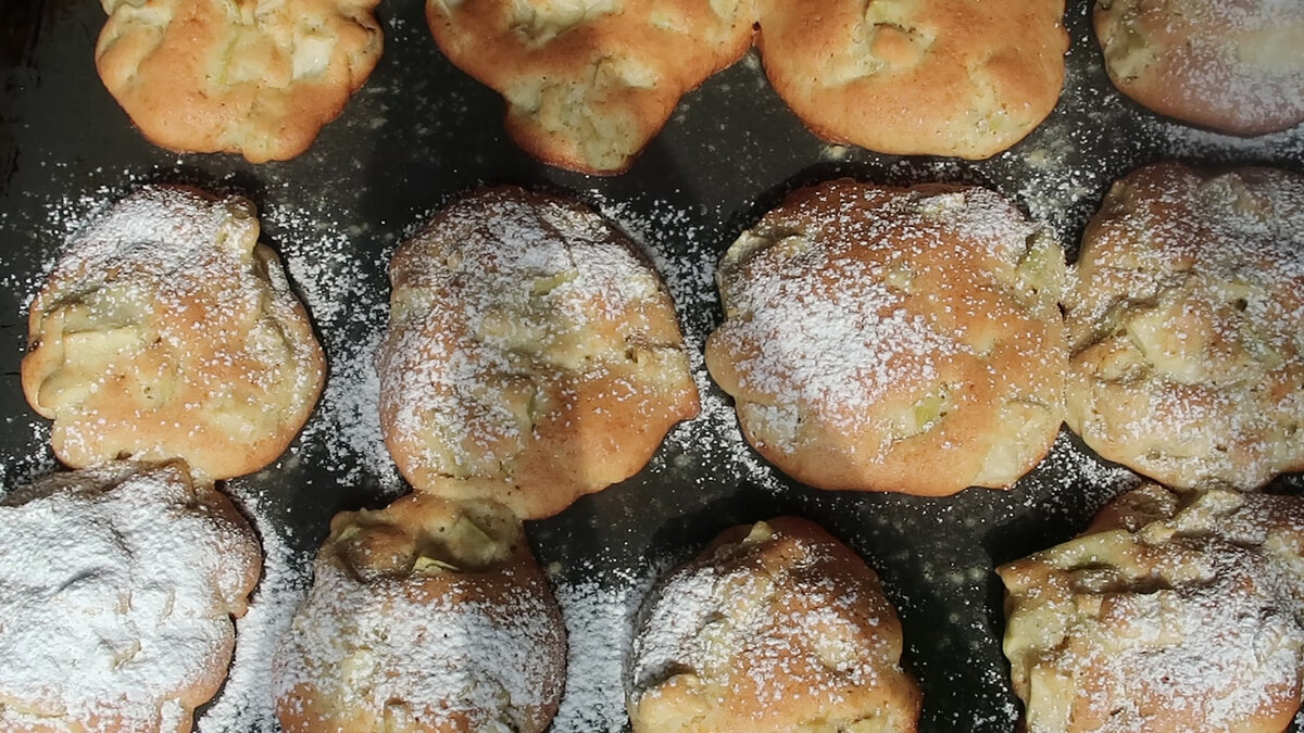 Печенье с кусочками яблок