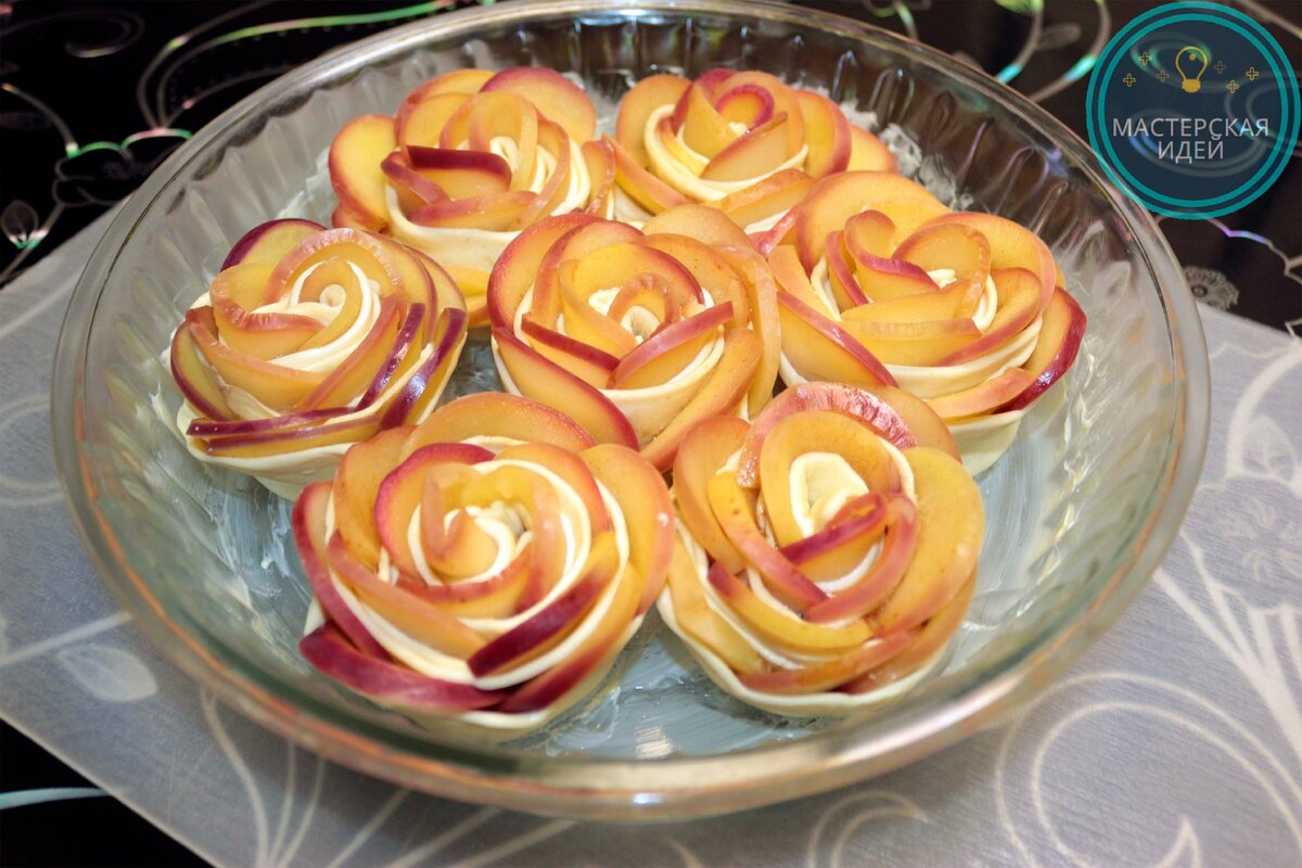 Яблочный пирог "Розы". Фото автора Дзен канала "Мастерская идей"