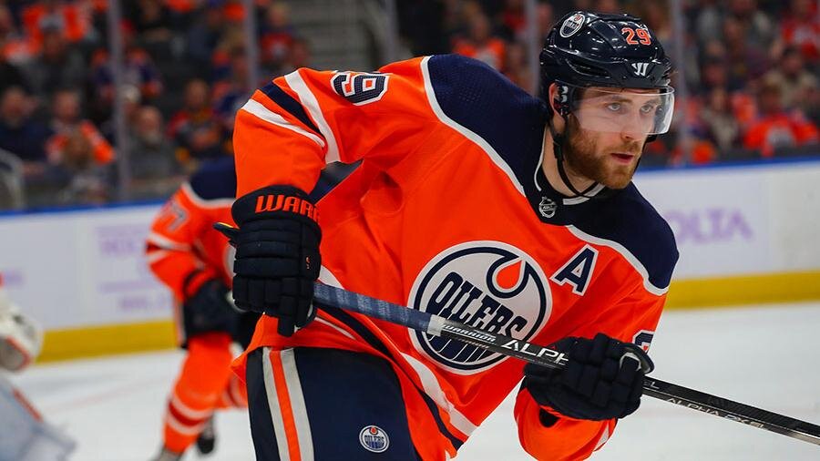 (71 матч, 43 гола, 67 передач и в общем 110 очков)