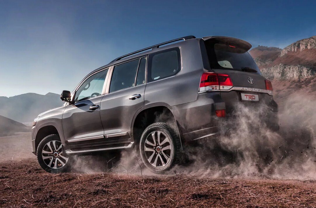 Toyota Land Cruiser 200 может ехать очень быстро, не верите? А зря!