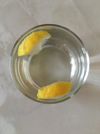 Утро давно начинается со стакана воды.