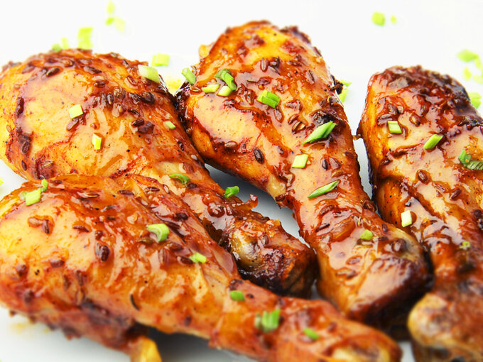 Когда непогода или попросту нет возможности вырваться на шашлык, порадовать себя вкусным мясом можно и дома.