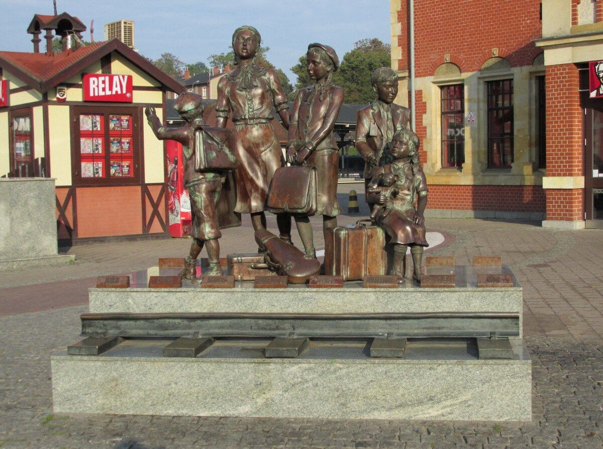 Сам памятник