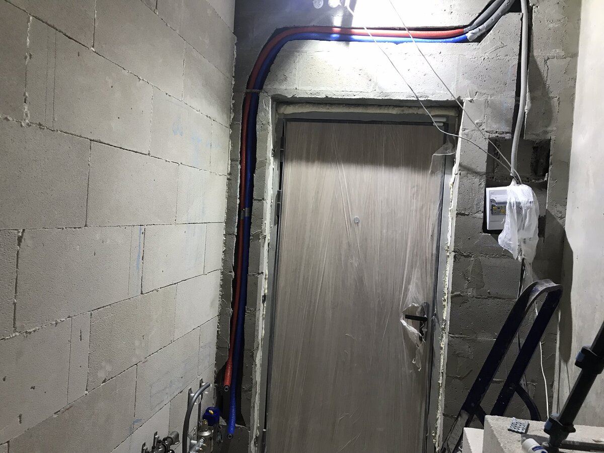 Фотографии помогают не забыть где и как проходят коммуникации, поэтому почаще делайте снимки даже если не собираетесь их потом никому показывать (как я)