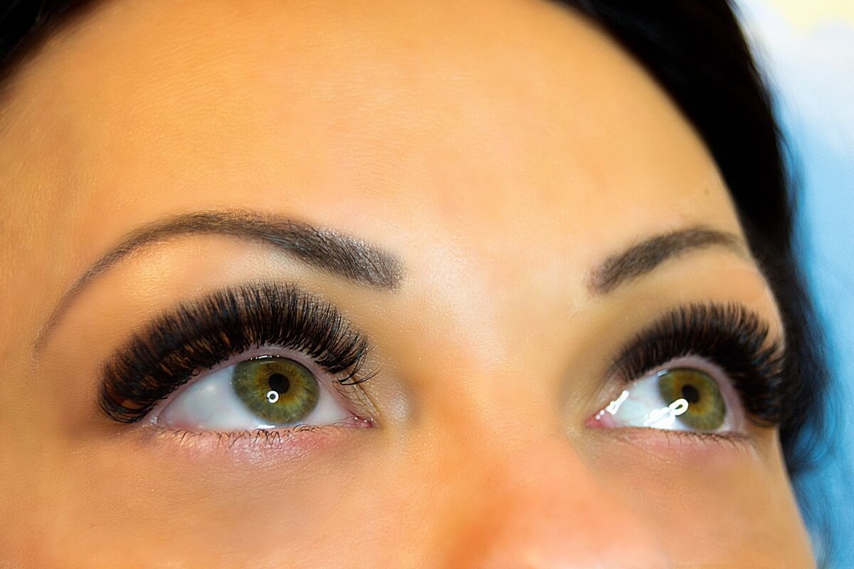 Теперь я знаю, что это ресницы с 5D-эффектом. Ну такое. Фото из Яндекс.Картинки