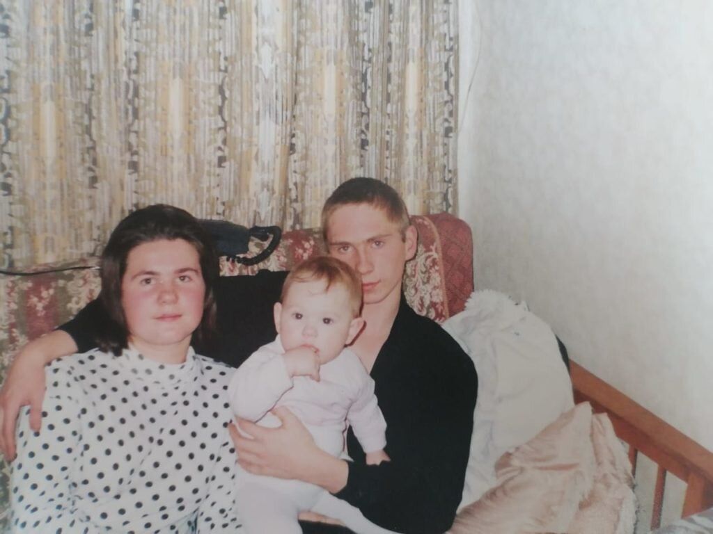 Такой была поначалу наша семья. Но мои родители развелись.