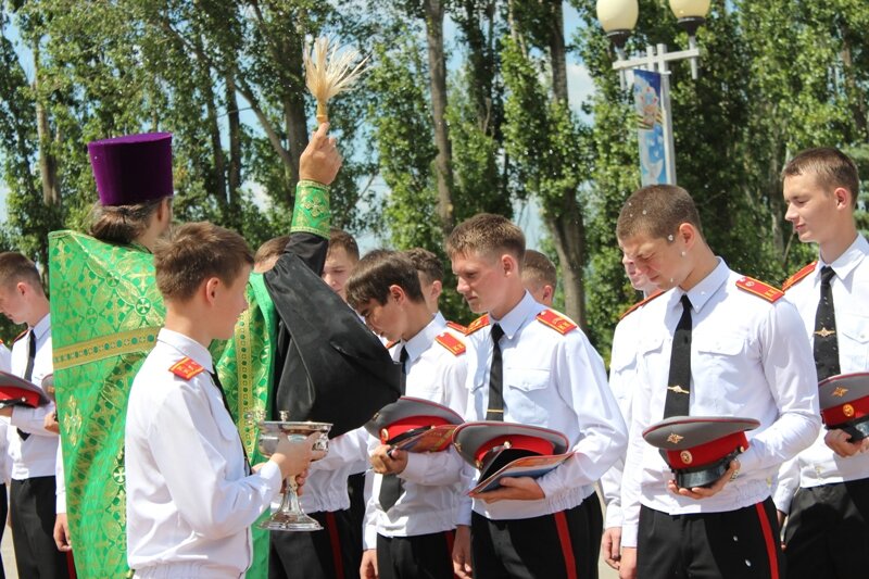 Выпускник кадетской школы. А. Выпускник кадетской школы. Выпускной кадетский класс. Школа 15 ульяновск кадетский класс.