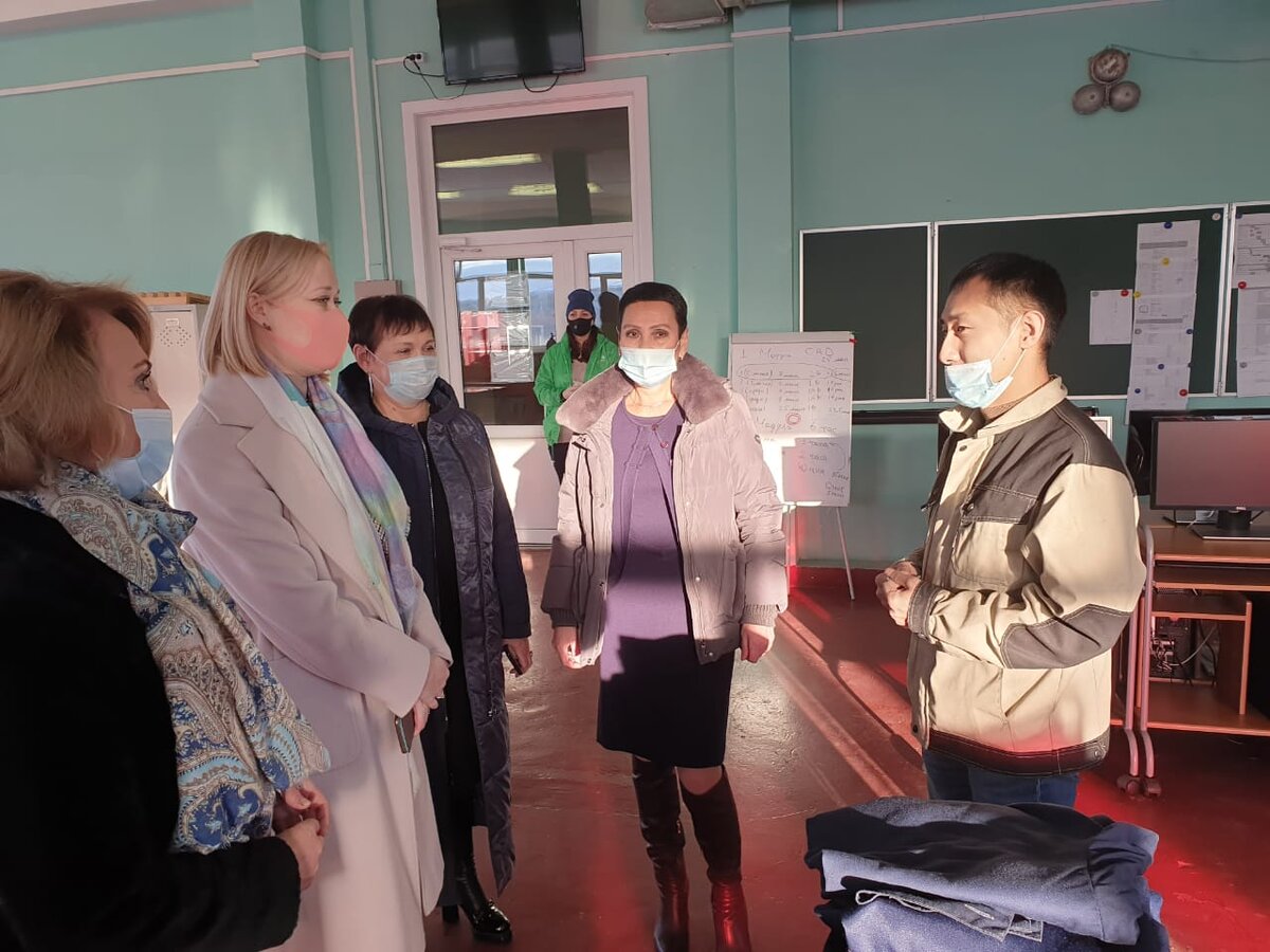 Работа в долинске. Школа 2 Долинск. Долинск школа. Школа 1 Долинск. Долинск Сахалинская область новости.