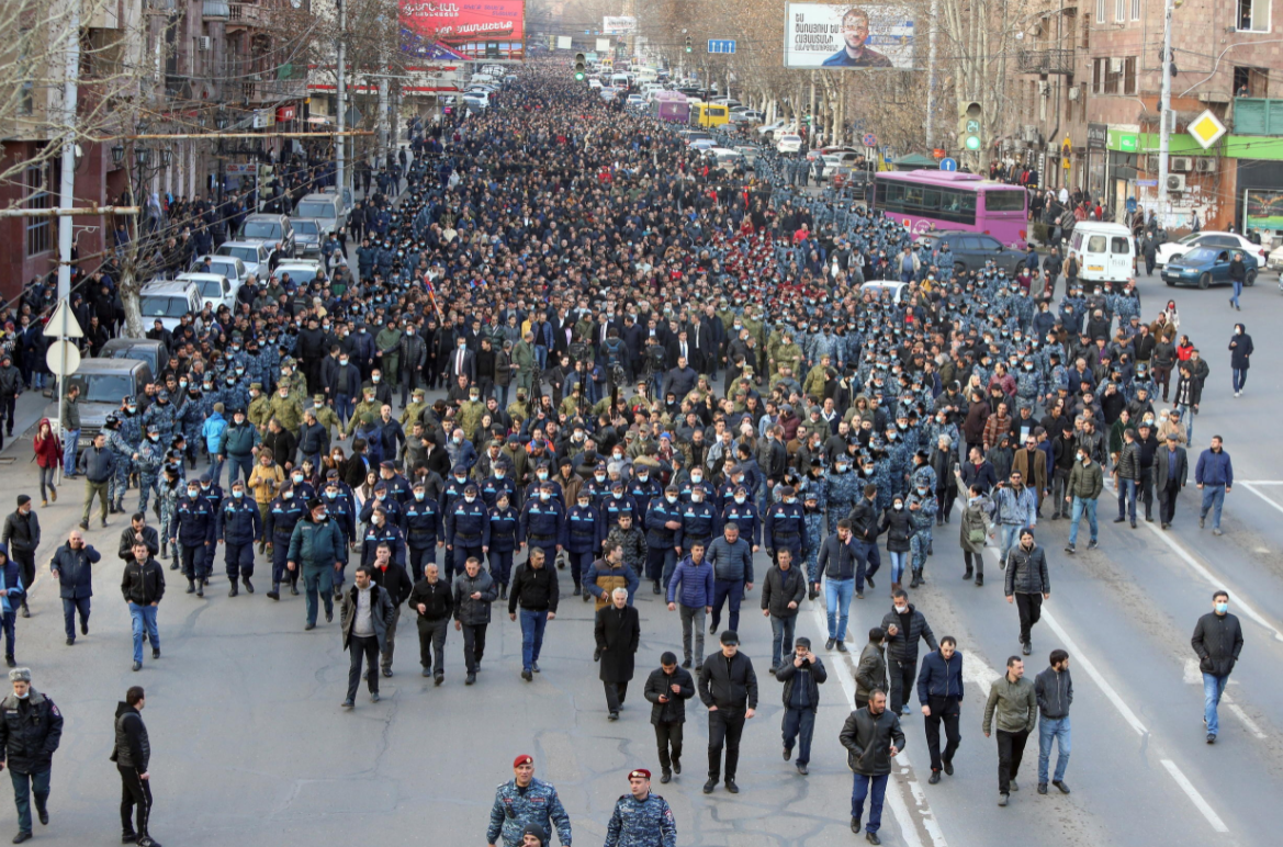 Кризис в армении. Протесты в Армении 2021. Митинги в Армении 2022. Митинг Армения Ереван. Революция в Армении 2018
