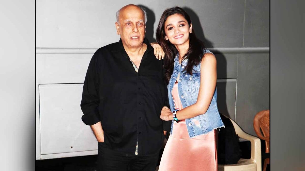 Источник: YouTube Махеш и его дочь Алия Бхатт