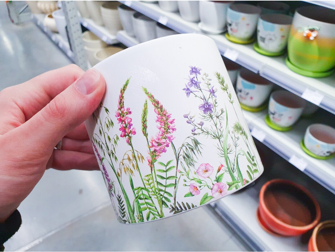 Есть и просто с изящными узорами за 269 рублей