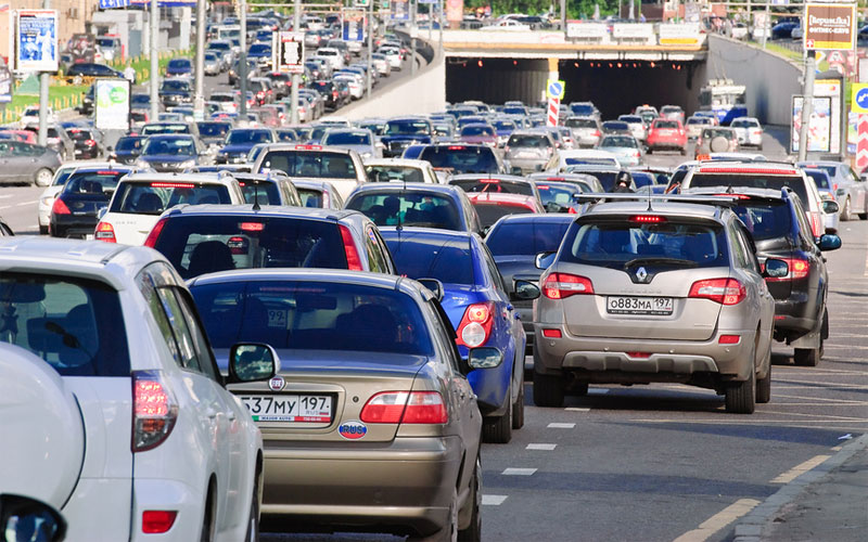 Вы можете читать номера машин, пока стоите в пробке, например. Фото: https://vestikavkaza.ru/material/175407