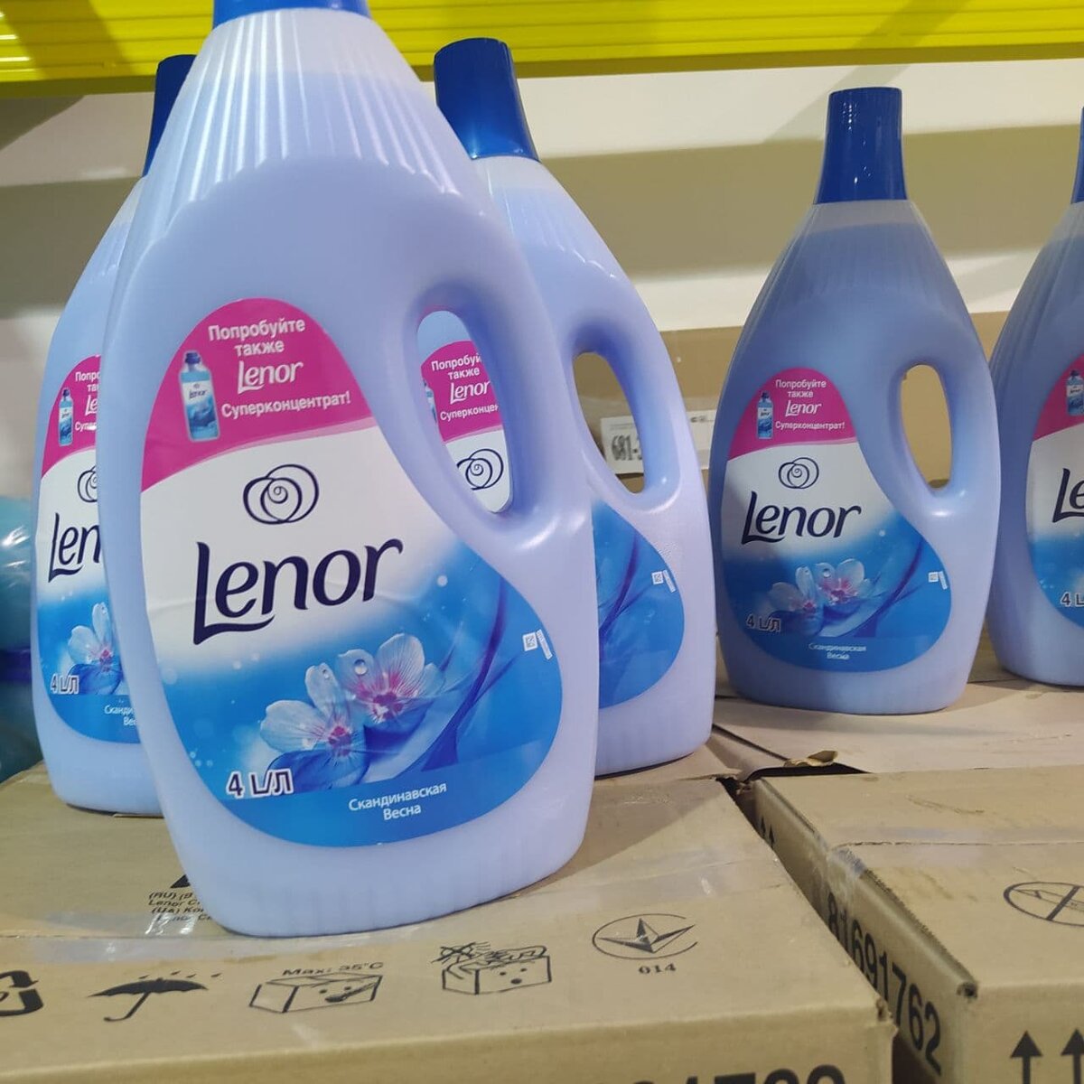Кондиционер для белья "Lenor"