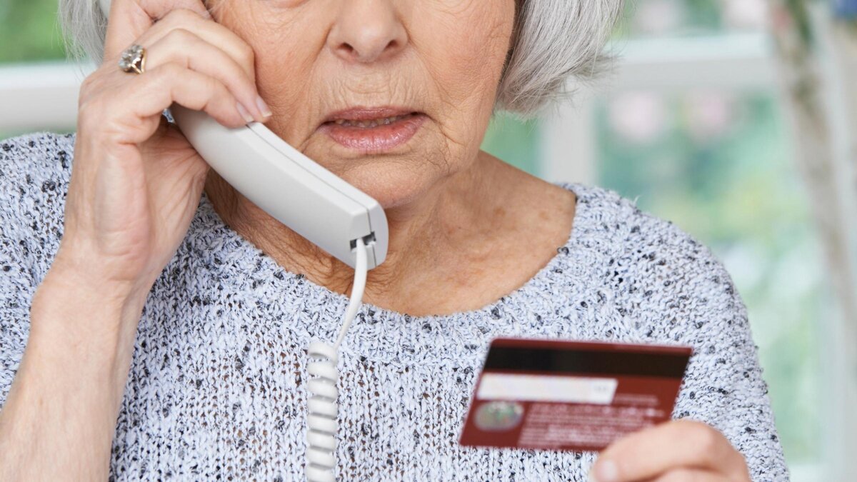 КОнтролируйте действия пожилых.