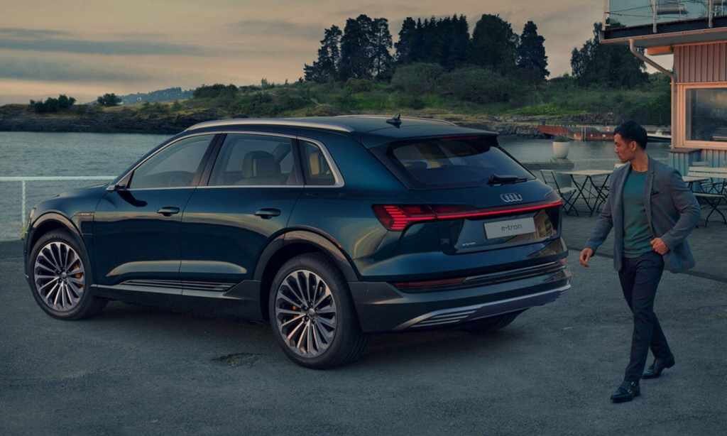 Audi e-tron Рекомендованная розничная цена: От 6,55 миллиона ₽