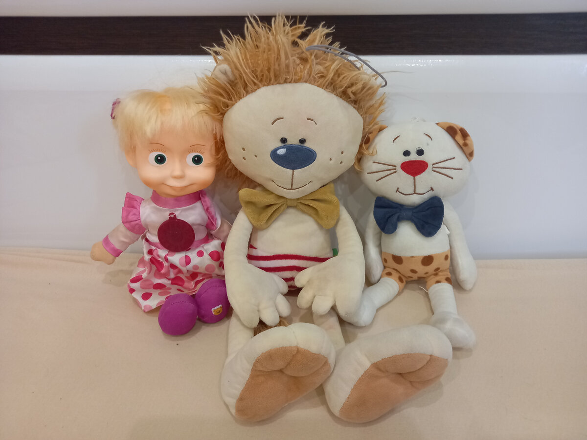 Лев, кот и Маша