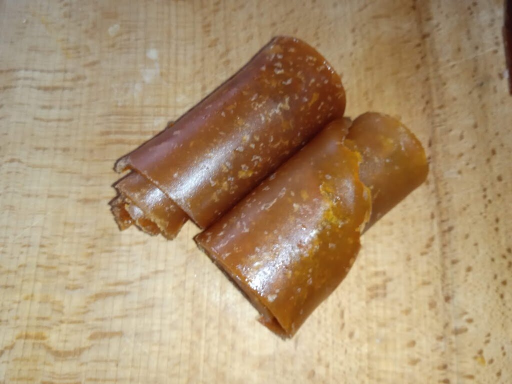 Угощайтесь, пока не растащили домашние.