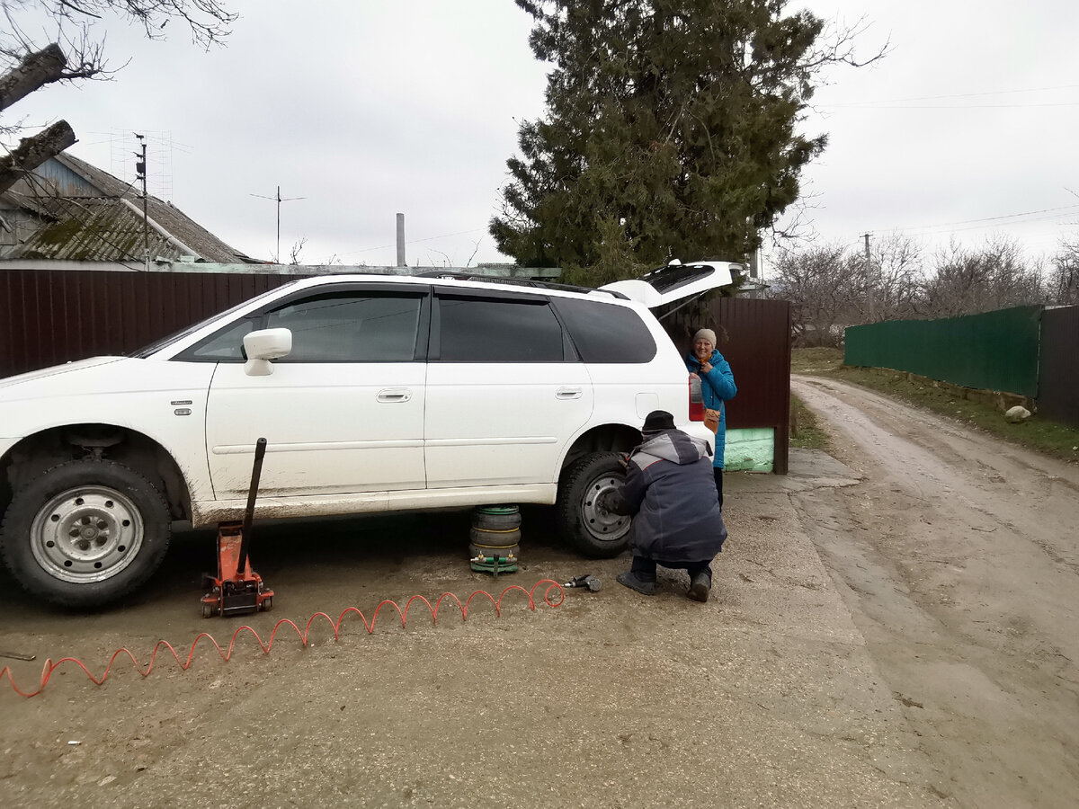 В шиномонтажке. 