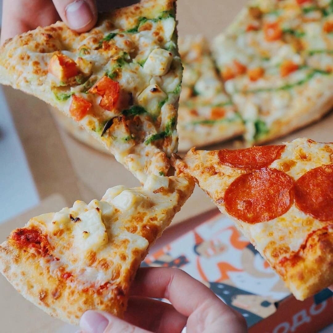 Эта сочная пицца приедет к вам меньше, чем за час 🔥