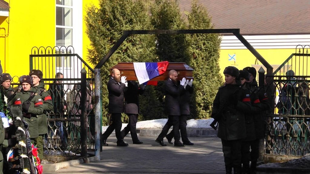 Похороны в Клинцах. Похороны солдат в Клинцах 2022. Похороны солдата погибшего на Украине Клинцы.