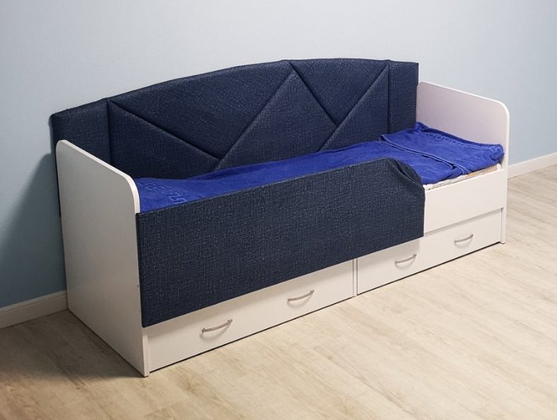 Кровать после перекраски