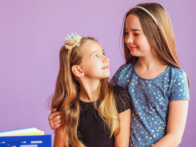 - Вырасту, и стану доктором наук, как дедушка! - А я - космонавтом! Как Валентина Терешкова!