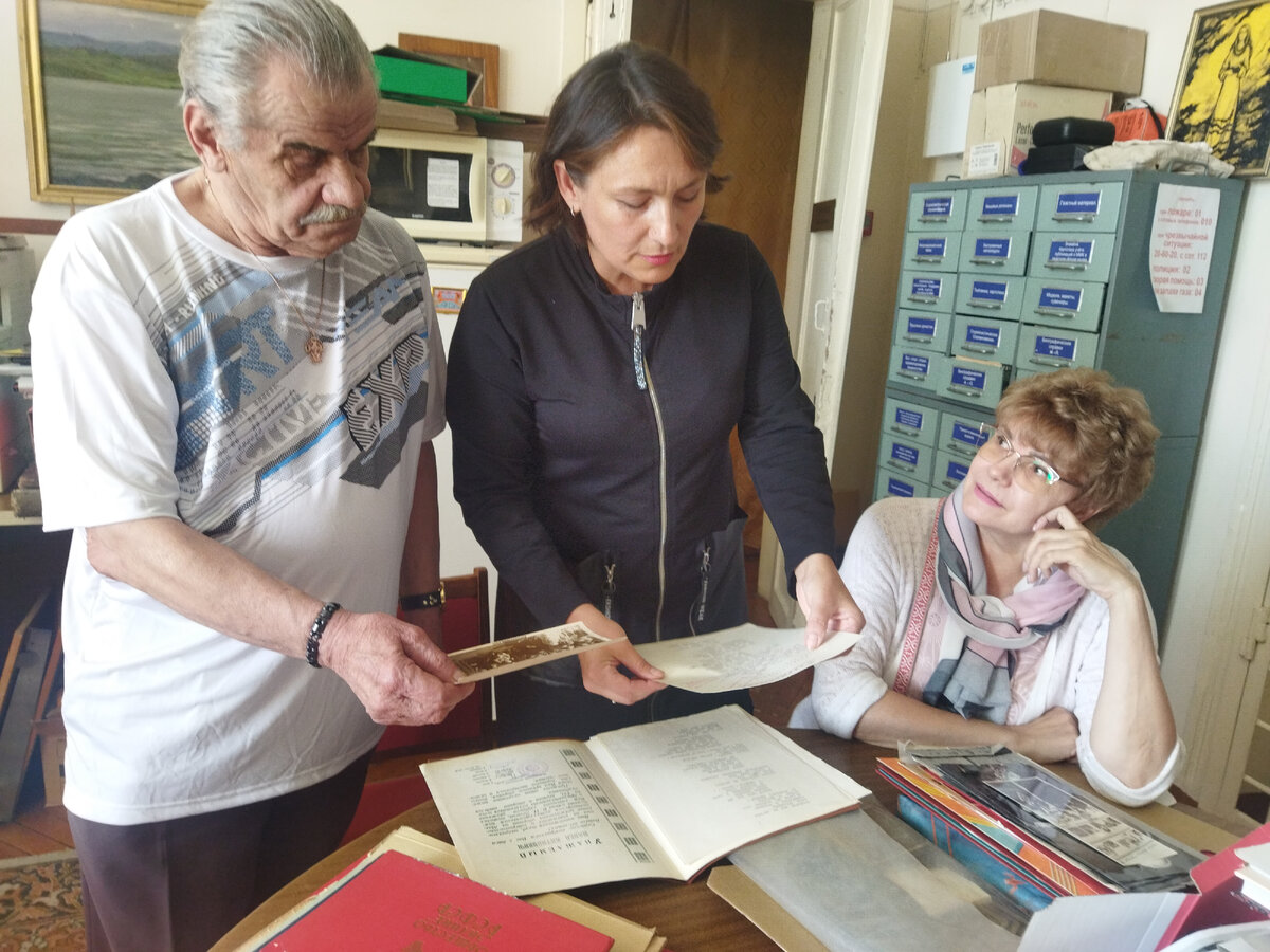 Анатолий Безлатный, Надежда Халитова, Елена Кострова