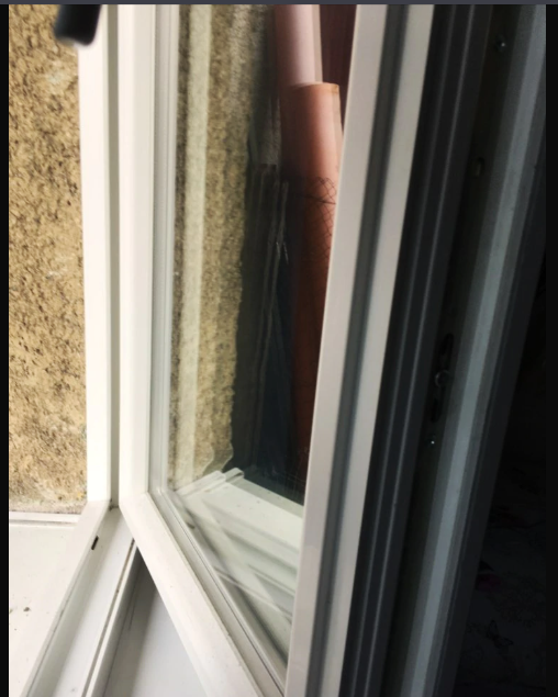 теперь и шторки можно не вешать, с улицы не видно что дома происходит