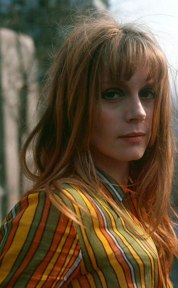 Сестра Катрин Денёв актриса Франсуаза Дорлеак. 