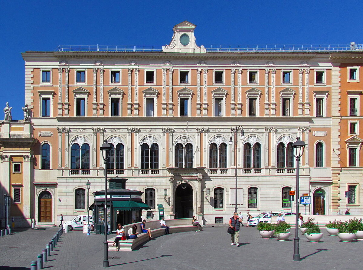 Почтовое отделение Почты Италии (источник: wikimedia.org)