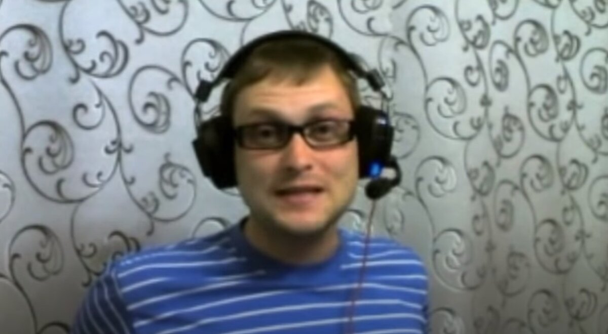 говорят это первый стрим с вебкой Куплинова совсем еще молодой...