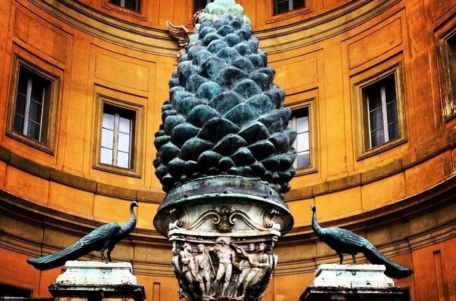 Шишка в ватикане.