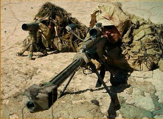 
Быть снайпером на практике новичку абсолютно точно не понравится. Дело в том, что в страйкболе и автоматическое страйкбольное оружие и снайперские винтовки стреляют примерно на одно и то же расстояние. А хорошо «протюненое» страйкбольное автоматическое оружие по точности мало чем уступает снайперской винтовке. Если говорить о снайперской винтовке «из коробки», то чаще всего она имеет скорость вылета шарика не более 120 м\с (0.2 шаром), а это зачастую даже меньше, чем у автоматического оружия для страйкбола «из коробки». Чтобы сделать из базовой снайперской винтовки что то стоящее, придется вложить кругленькую сумму денег.
При всем при этом, из автоматического оружия можно вести стрельбу очередями, заливая цель шарами, а из снайперской винтовки возможна стрельба только одиночными выстрелами. По статистике, если новичок покупает снайперскую винтовку, то после первой же игры он старается ее продать. Если хотите ползать в «гилли» по лесам прикидываясь кочкой, ползайте. Но делать это можно и с автоматическим страйкбольным оружием. Для сильно желающих все таки выбрать снайперскую винтовку, наш сокомандник написал небольшой текст о том как выбрать снайперскую винтовку, основанный на личном опыте.