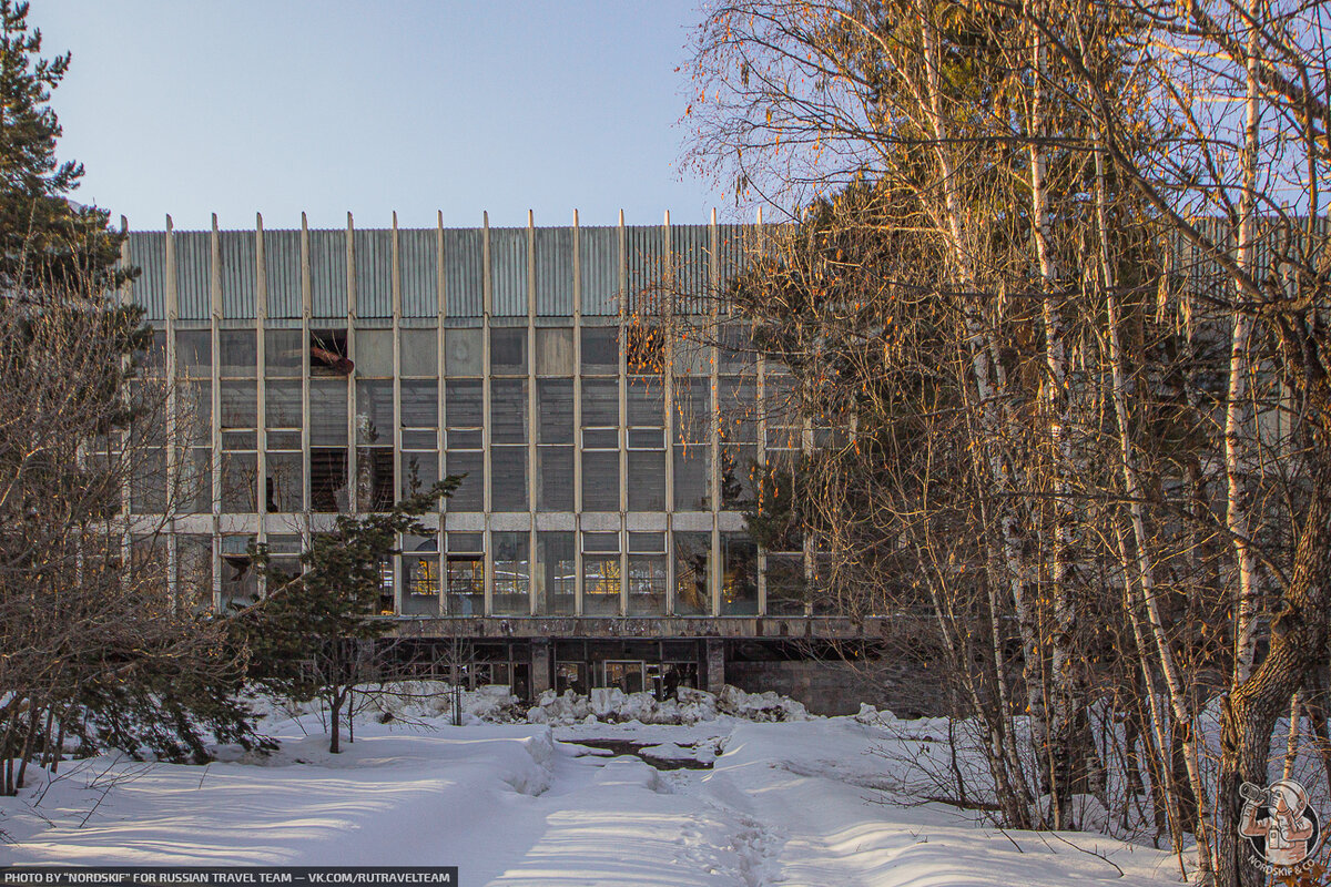 Заброшенный советский Дворец Спорта в Джермуке