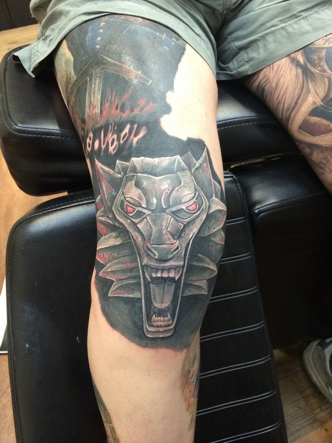 Как мы видим, этому животному самому не в кайф "красоваться" на коленке) Листай дальше → → → → 