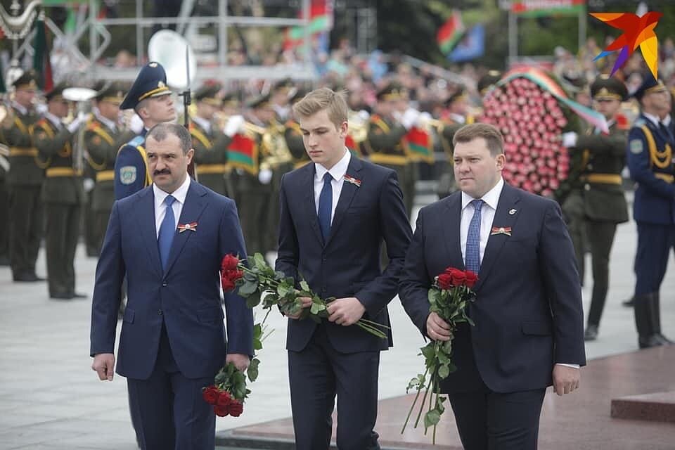 Лукашенко и сыновья фото