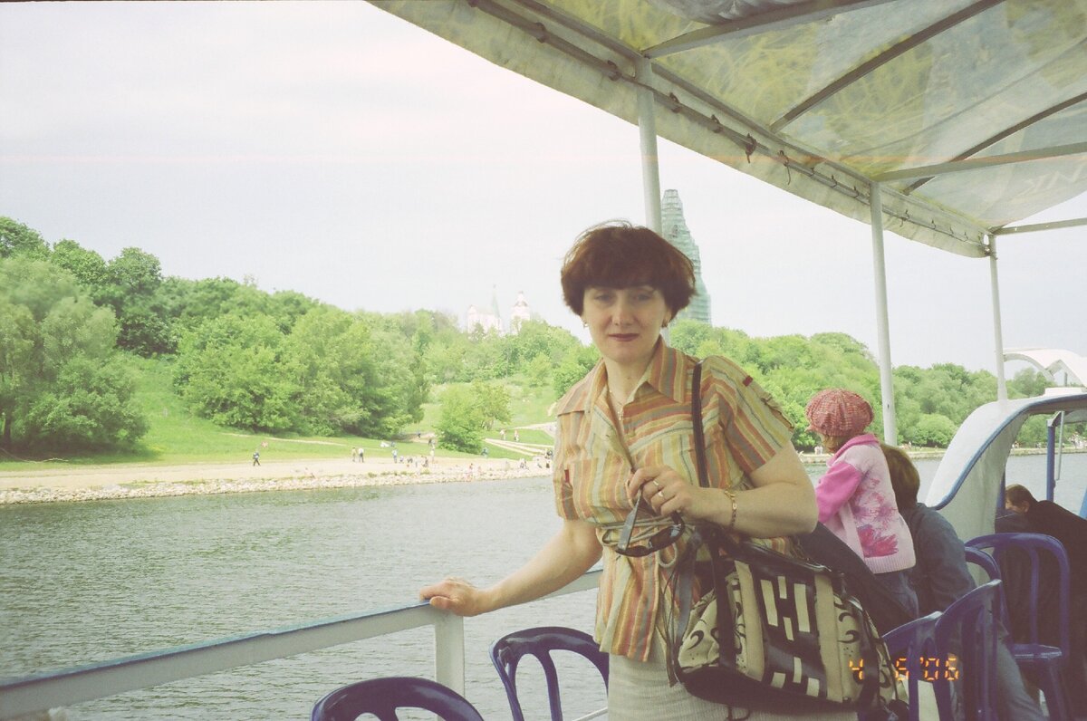 Обычная прогулка по Москва-реке, а могли бы идти на Севера....