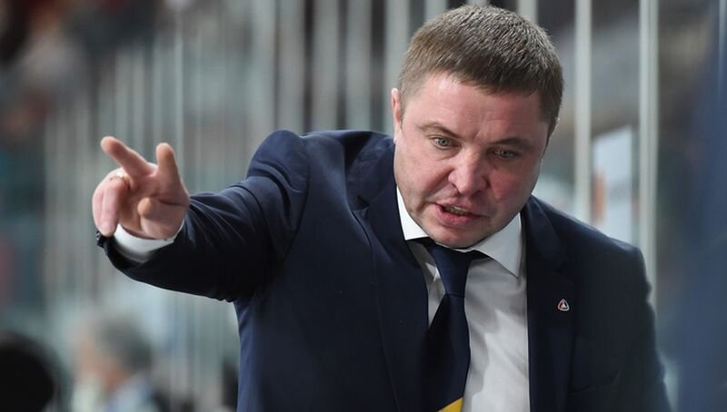 Экс-тренер Хабаровского ХК "Амур" Александр Гулявцев