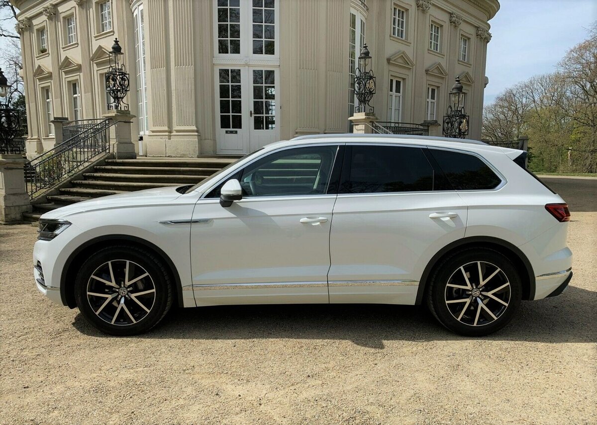 На мой взгляд машина стоит своих денег. Однако это не спортивный автомобиль, зато комфортный. 