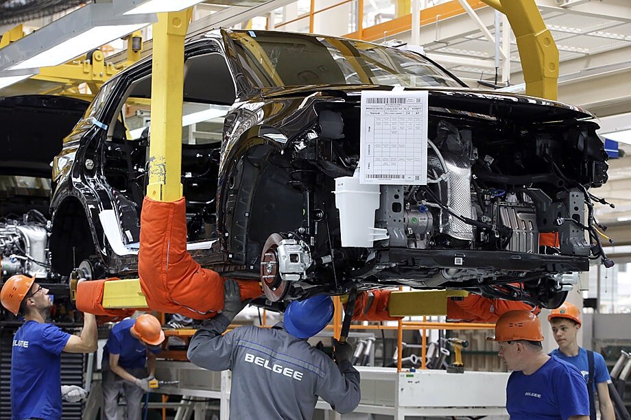 Белорусско-китайское совместное предприятие по сборке китайских легковых автомобилей Geely на арендуемых площадях ОАО «Борисовский завод».
Фото: Наталия Федосенко/ТАСС
