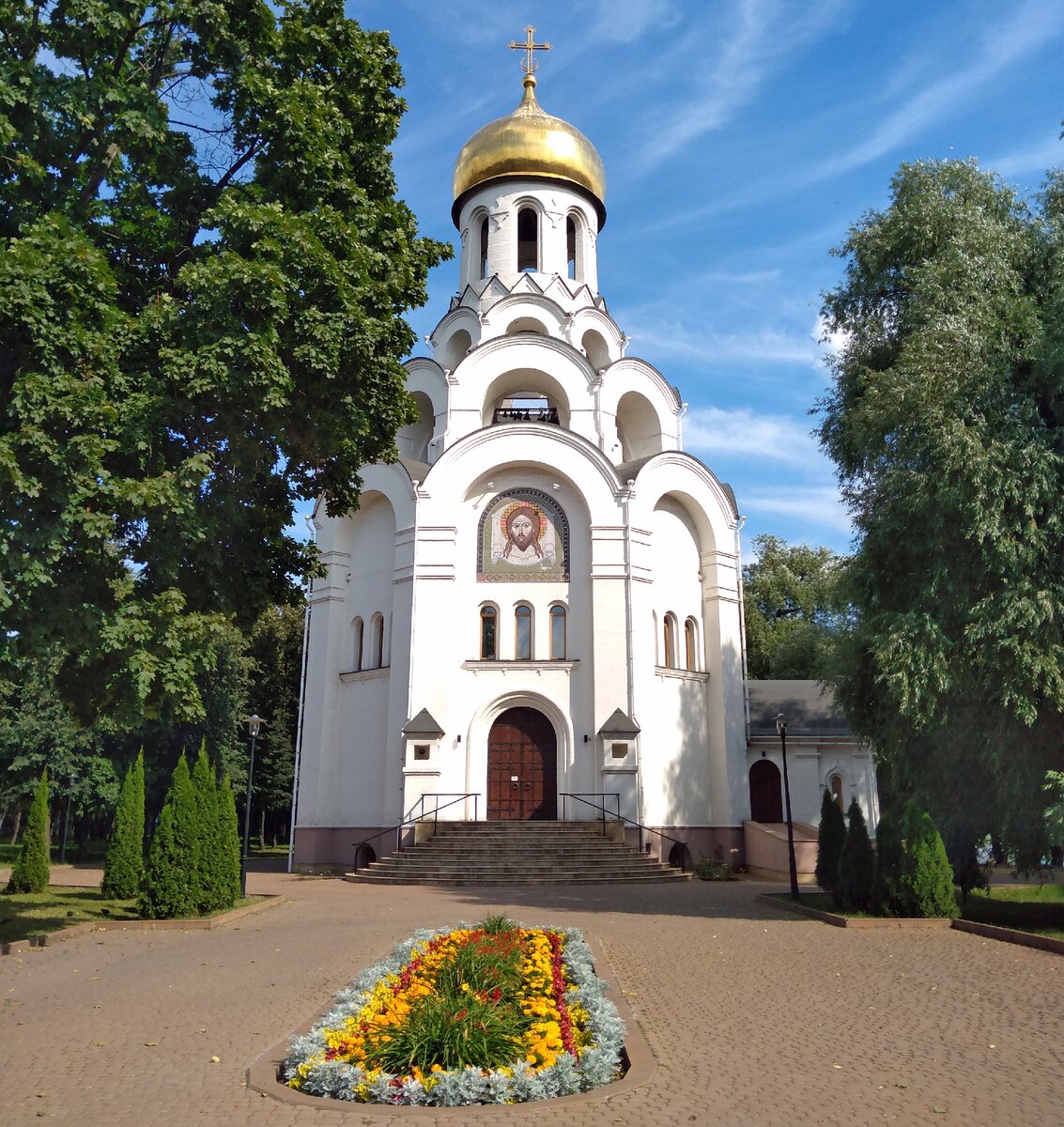 Храм в Котельниках на белой даче