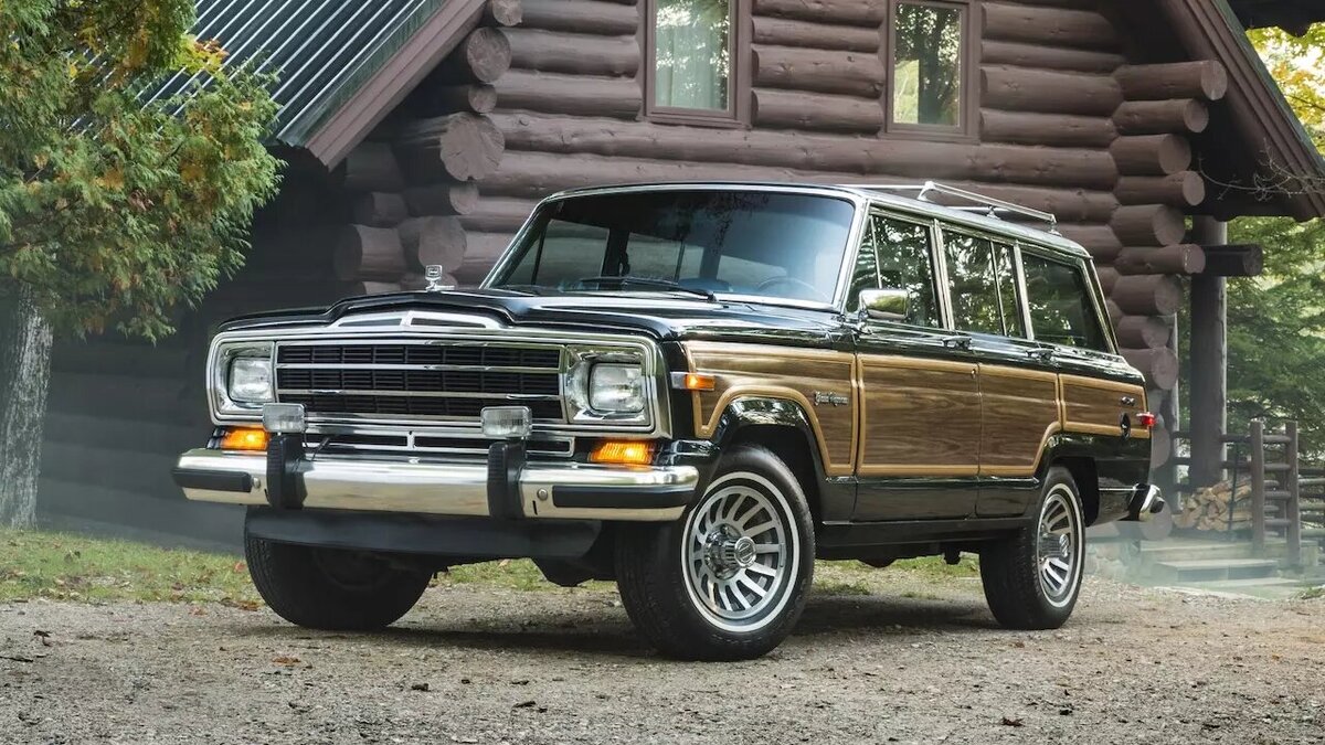 Jeep Grand Wagoneer с 1991 года, производство этой версии закончилось.