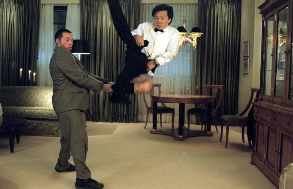 Кадр из "Смокинга" с Джеки Чаном