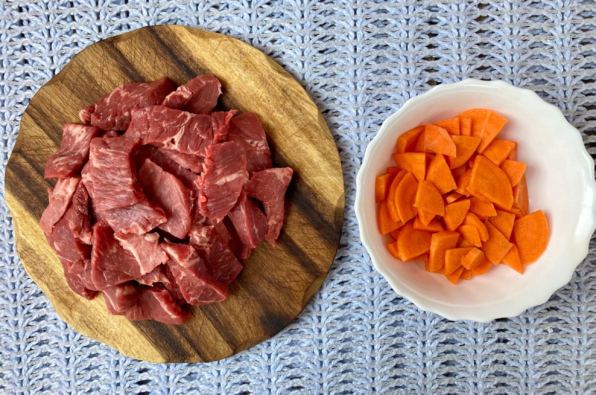 Нарезка говядины и моркови