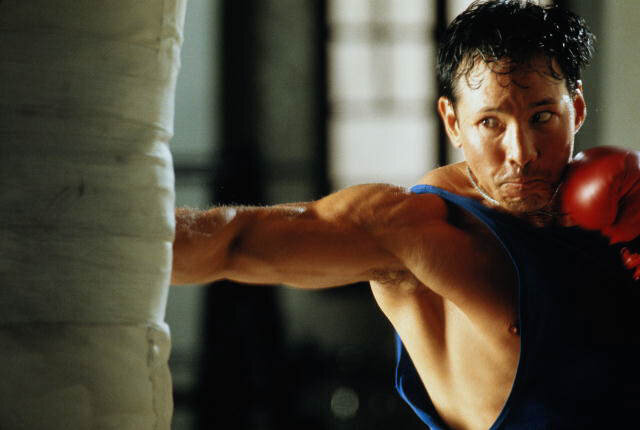 Во всех уголках земли всегда находилось место под солнцем и для такой определенной касты мужественных людей, которым и посвящается эта книга. В Индии эти люди назывались «кшатриями». В древней китайской и японской империях их называли «драгонами» или «тиграми». В среде американских и мексиканских индейцев они назывались «охотниками», у нордических племен и варваров эти люди носили название «волки».