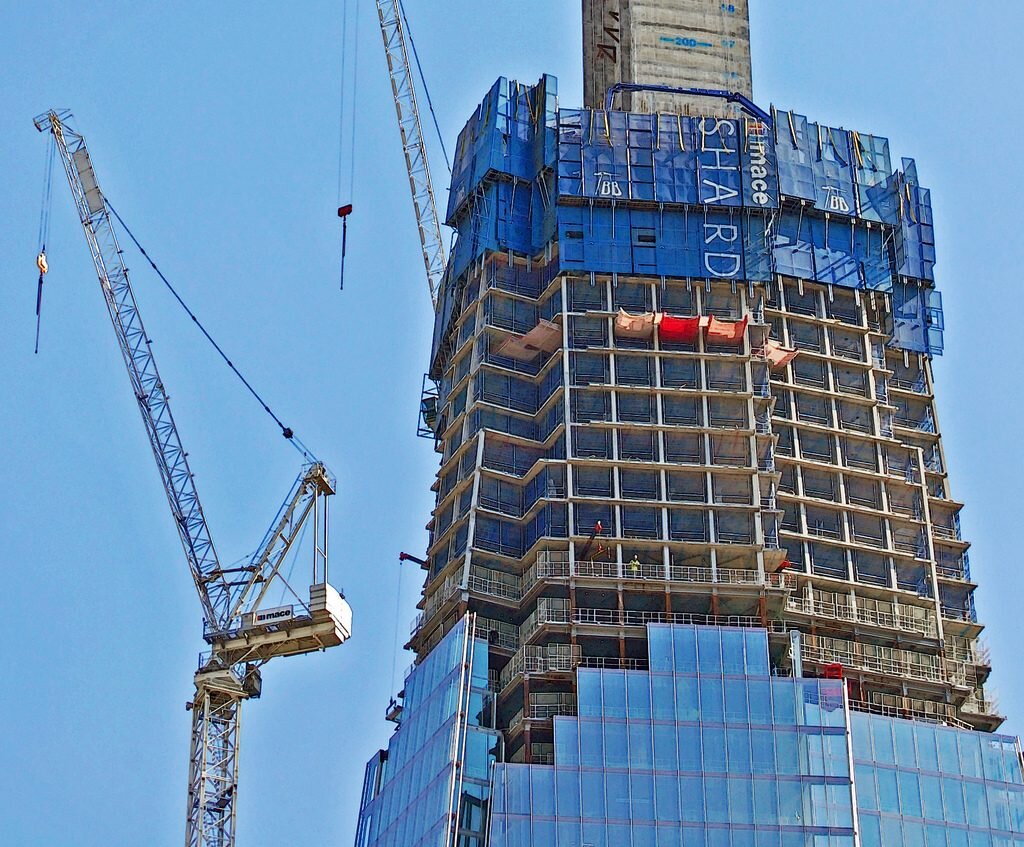 Нью йоркские небоскребы в москве. Китайские мегастройки. Стройка небоскреба. Стройка небоскреба. Capital market authority tower.