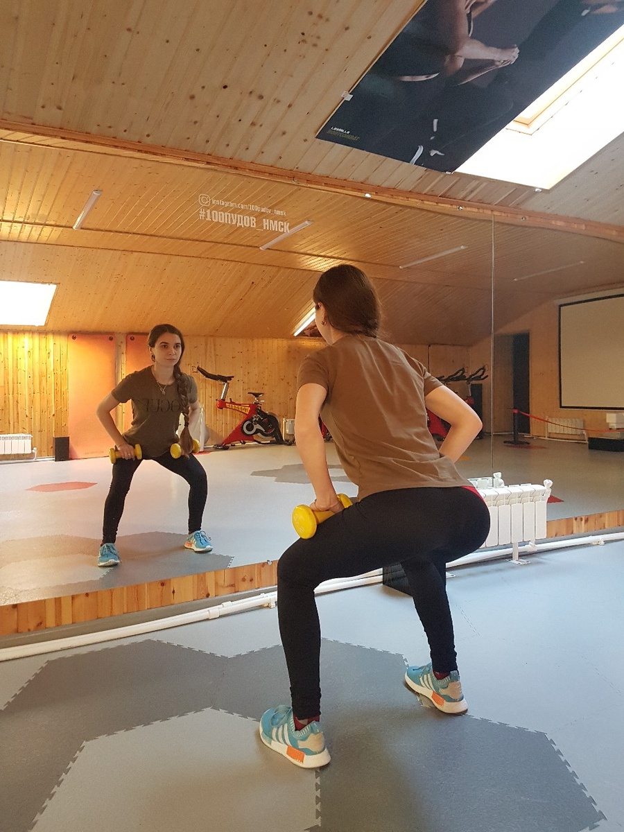 На фото инструктор групповых программ СК "100 ПУДОВ" Печникова Алена