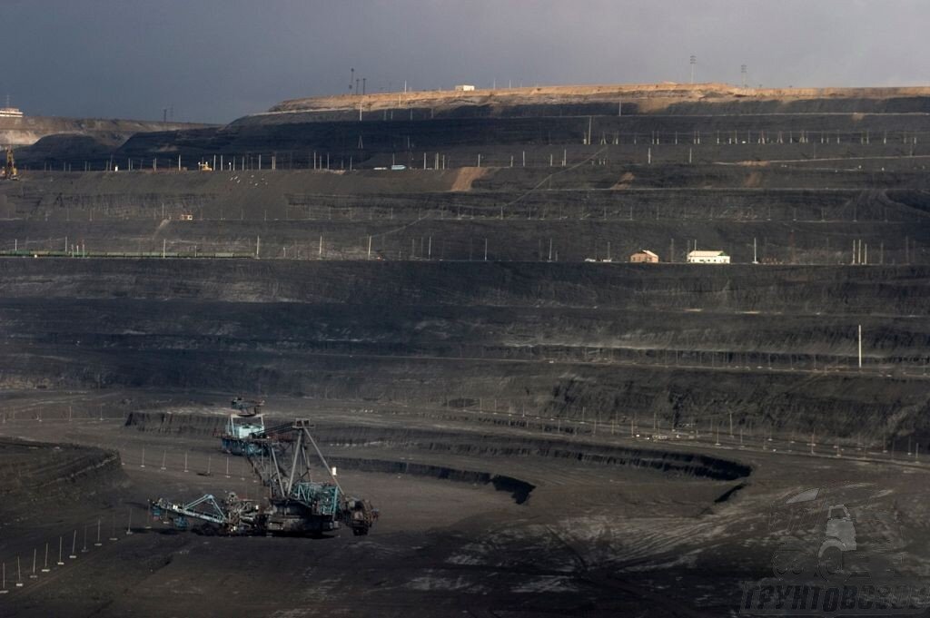 Основное преимущество добычи угля открытым способом. Самый большой угольный разрез в мире. Добыча угля открытым способом. Открытый способ добычи угля. Самый большой разрез в мире.